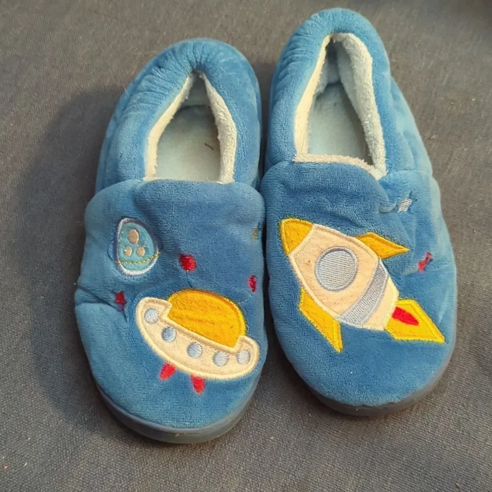 JACKSHIBO Toddler Slippers for Girls Boys Soft Plush Inner Slip-on House Slipper